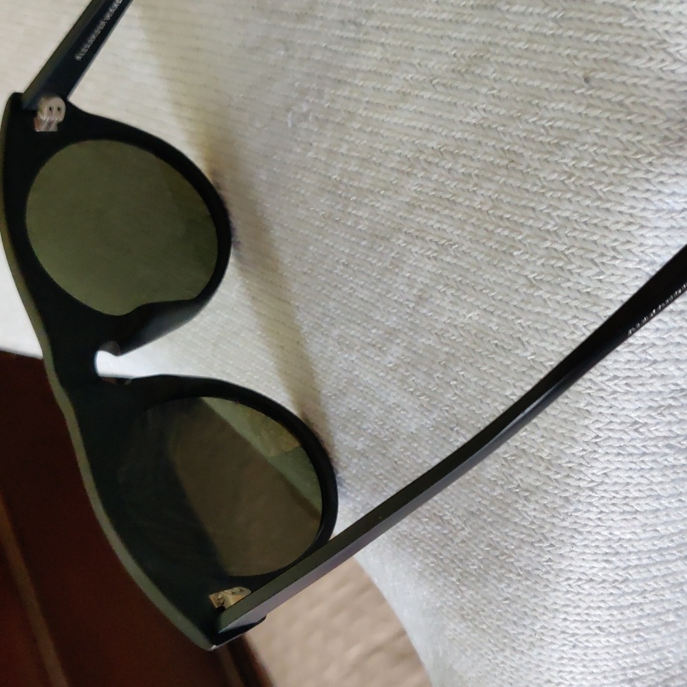 Sunglasses - Picture 4 of 4